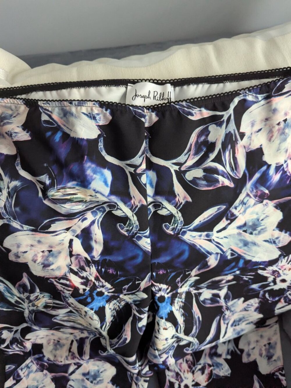 Joseph Ribkoff pants - Picture 6 of 9